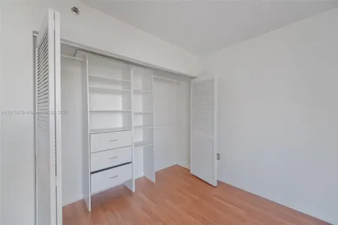 5900 Collins Avenue Miami Beach FL 33140