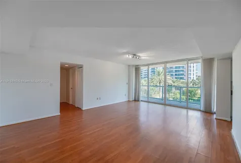 5900 Collins Avenue Miami Beach FL 33140