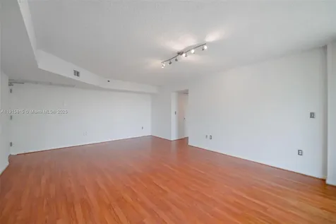 5900 Collins Avenue Miami Beach FL 33140