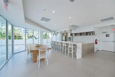 5900 Collins Avenue Miami Beach FL 33140