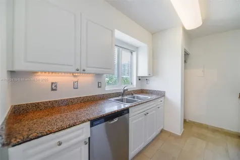 5900 Collins Avenue Miami Beach FL 33140
