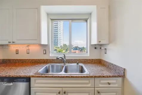 5900 Collins Avenue Miami Beach FL 33140