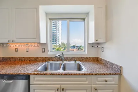 5900 Collins Avenue Miami Beach FL 33140
