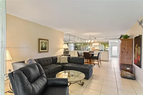 8940 S Hollybrook Boulevard Pembroke Pines FL 33025