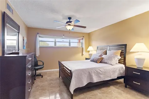 8940 S Hollybrook Boulevard Pembroke Pines FL 33025