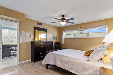 8940 S Hollybrook Boulevard Pembroke Pines FL 33025
