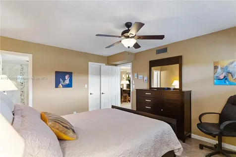 8940 S Hollybrook Boulevard Pembroke Pines FL 33025