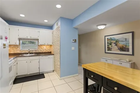 8940 S Hollybrook Boulevard Pembroke Pines FL 33025