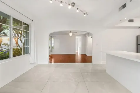 1025 Michigan Avenue Miami Beach FL 33139
