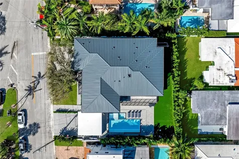 9045 Hawthorne Avenue Surfside FL 33154
