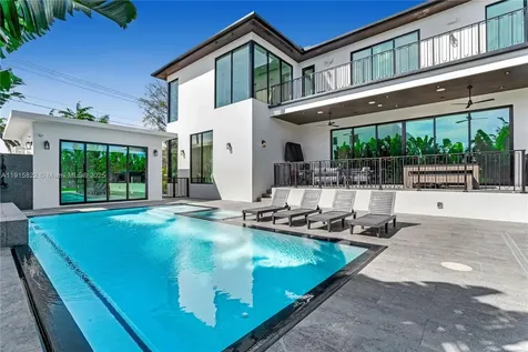 9045 Hawthorne Avenue Surfside FL 33154