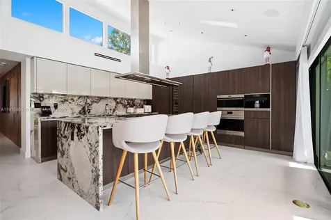1792 Cleveland Road Miami Beach FL 33141