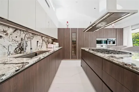 1792 Cleveland Road Miami Beach FL 33141