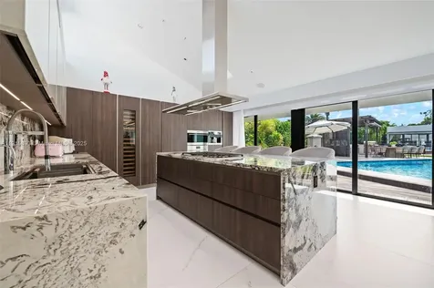 1792 Cleveland Road Miami Beach FL 33141