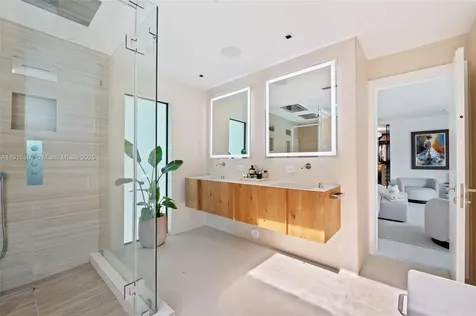 1792 Cleveland Road Miami Beach FL 33141