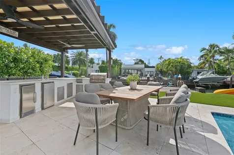 1792 Cleveland Road Miami Beach FL 33141