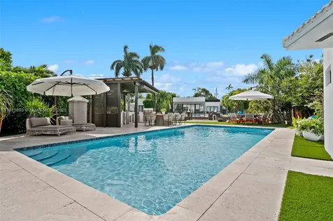 1792 Cleveland Road Miami Beach FL 33141