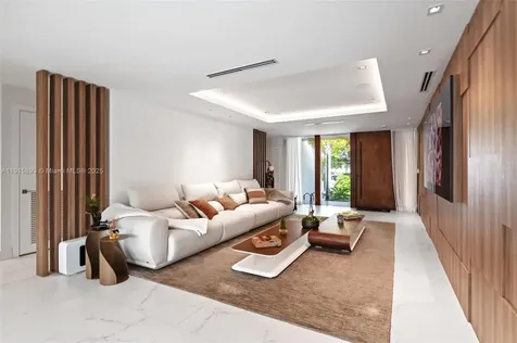 1792 Cleveland Road Miami Beach FL 33141