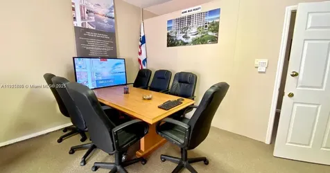 934 S Dixie Lantana FL 33462