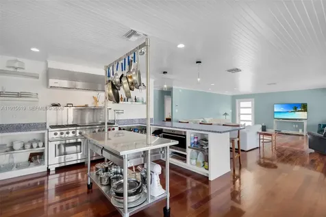 232 W Seaview Drive Duck FL 33050