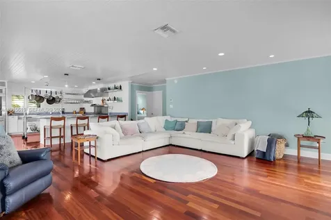 232 W Seaview Drive Duck FL 33050