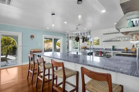 232 W Seaview Drive Duck FL 33050