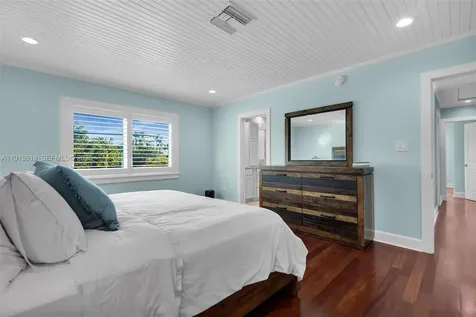 232 W Seaview Drive Duck FL 33050