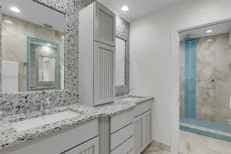 232 W Seaview Drive Duck FL 33050