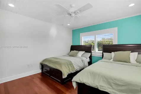 232 W Seaview Drive Duck FL 33050