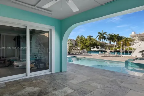 232 W Seaview Drive Duck FL 33050