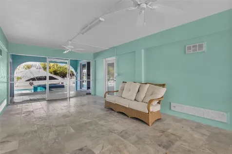 232 W Seaview Drive Duck FL 33050