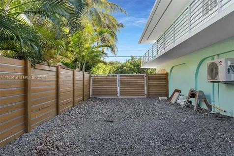 232 W Seaview Drive Duck FL 33050