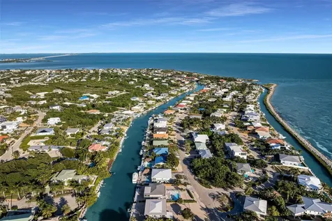 232 W Seaview Drive Duck FL 33050