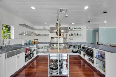 232 W Seaview Drive Duck FL 33050