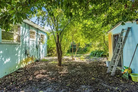 1264 NE 156th Street North Miami Beach FL 33162