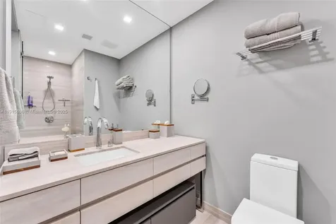 18975 Collins Avenue Sunny Isles Beach FL 33160