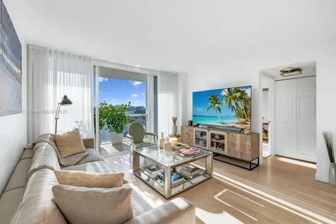 1800 Sunset Harbour Drive Miami Beach FL 33139
