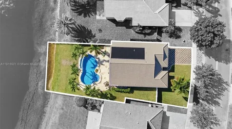 19372 NW 24th Place Pembroke Pines FL 33029