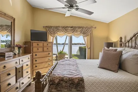 19372 NW 24th Place Pembroke Pines FL 33029