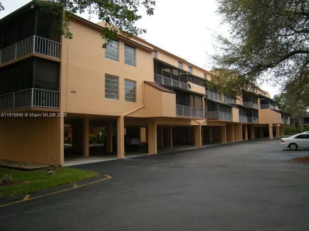 400 Commodore Drive Plantation FL 33325