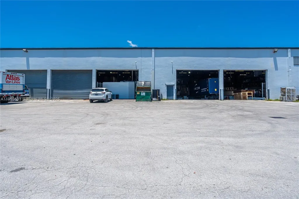3353 NW 74th Avenue Miami FL 33122