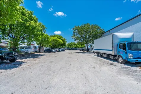 3353 NW 74th Avenue Miami FL 33122