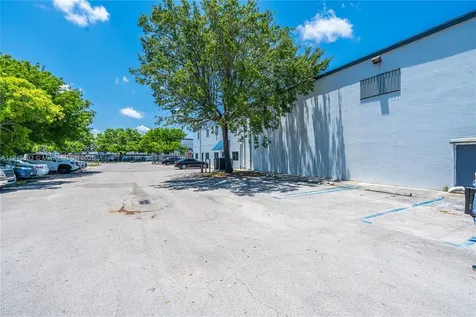 3353 NW 74th Avenue Miami FL 33122