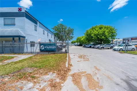3353 NW 74th Avenue Miami FL 33122