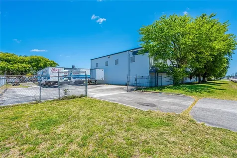 3353 NW 74th Avenue Miami FL 33122