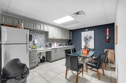 3353 NW 74th Avenue Miami FL 33122