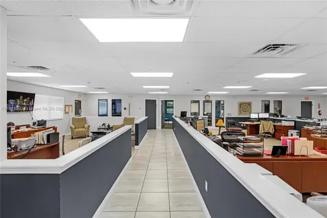 3353 NW 74th Avenue Miami FL 33122