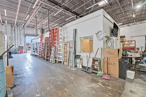 3353 NW 74th Avenue Miami FL 33122