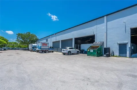 3353 NW 74th Avenue Miami FL 33122