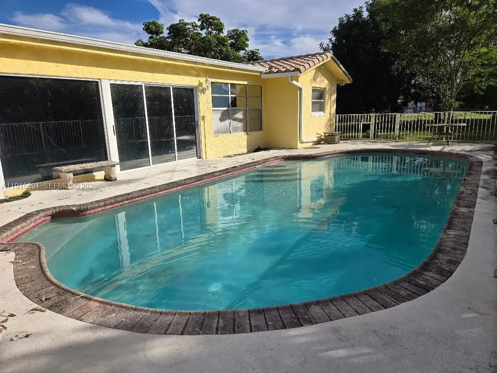 4260 NW 107th Avenue Coral Springs FL 33065